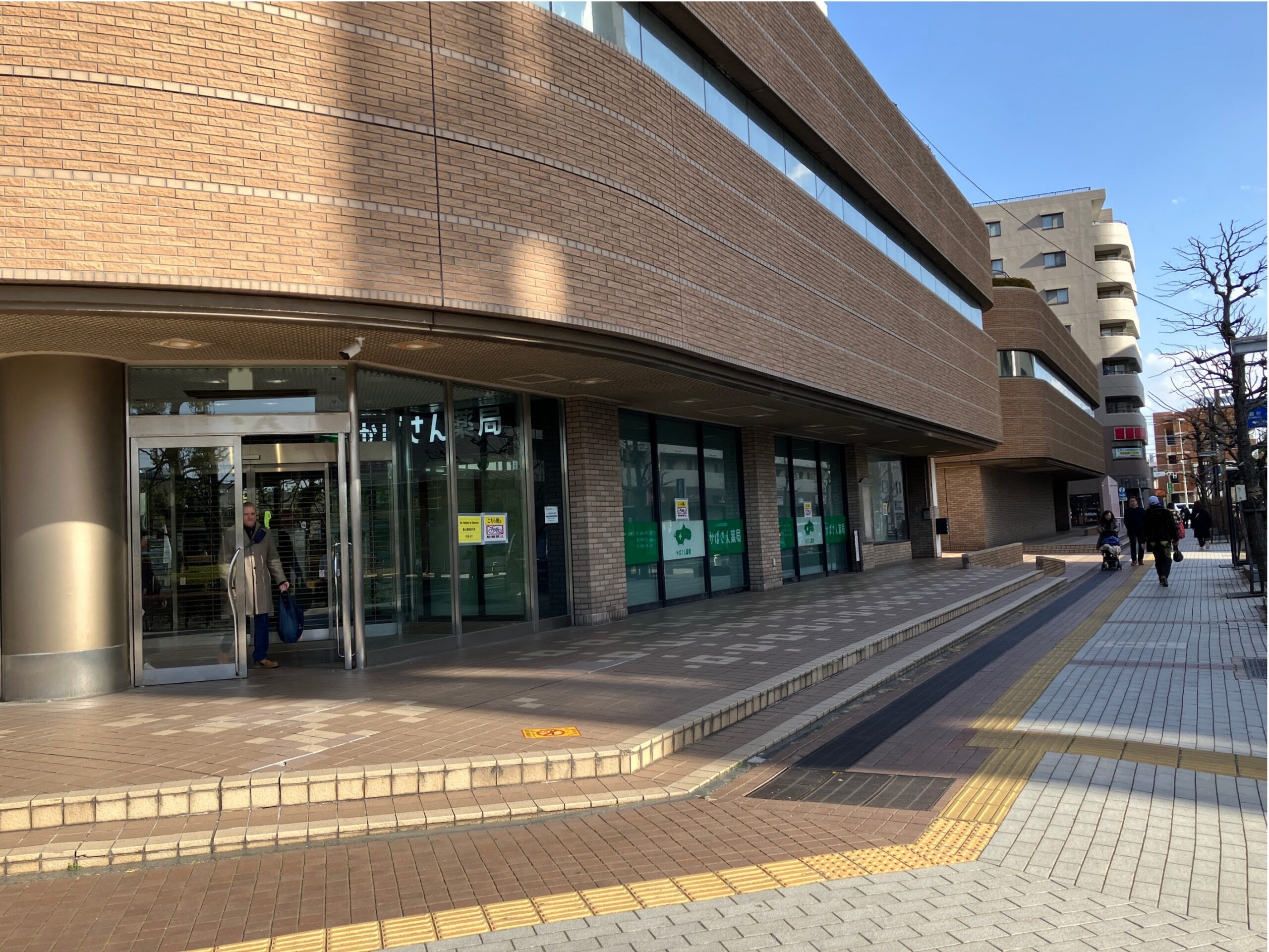 道なりに進みます。